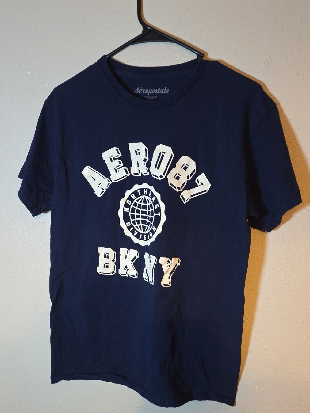 Aeropostale Navy Blue Short Sleeve Graphic Tee M